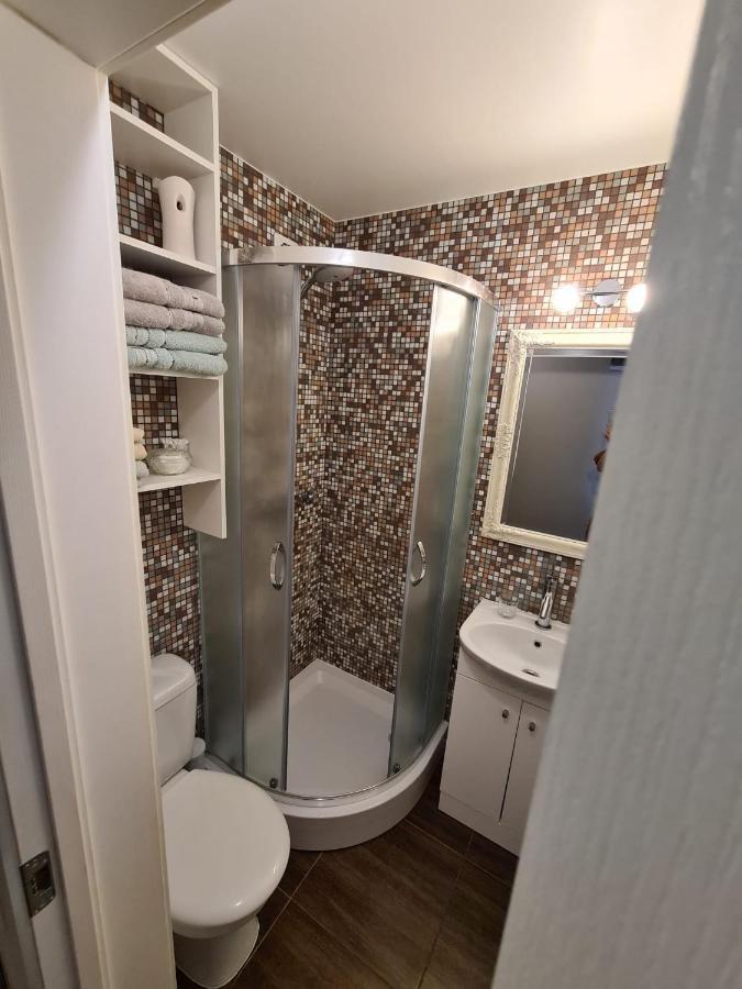 Central Line Apartment Вентспилс Екстериор снимка