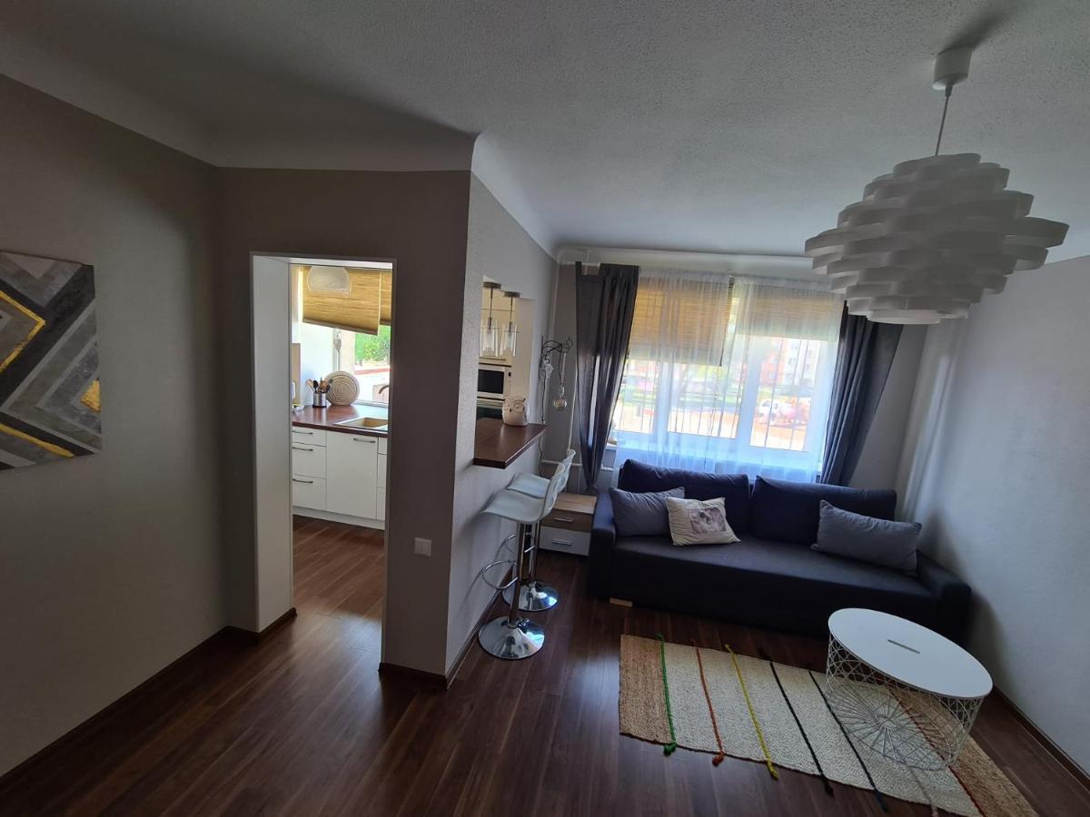 Central Line Apartment Вентспилс Екстериор снимка